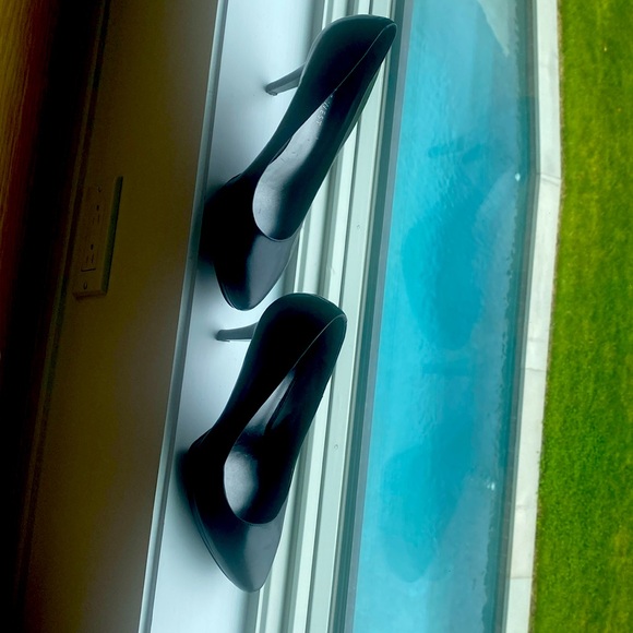 Nine West black platform size 6 1/2 never worn - Picture 2 of 4